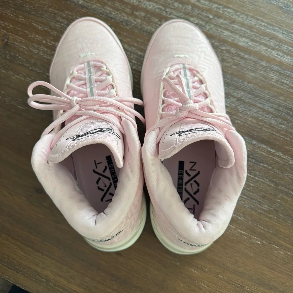 Nike Zoom LeBron NXXT Genisus Pink Foam Mens Basketball Shoes Size 10.5